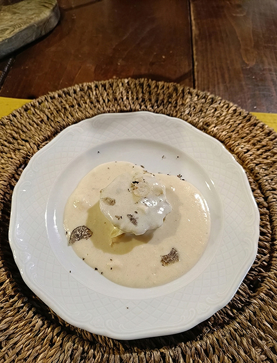 tortino di verza viola con crema di pecorino e tartufo nero ©beautytudine tortino di verza viola con crema di pecorino e tartufo nero ©beautytudine