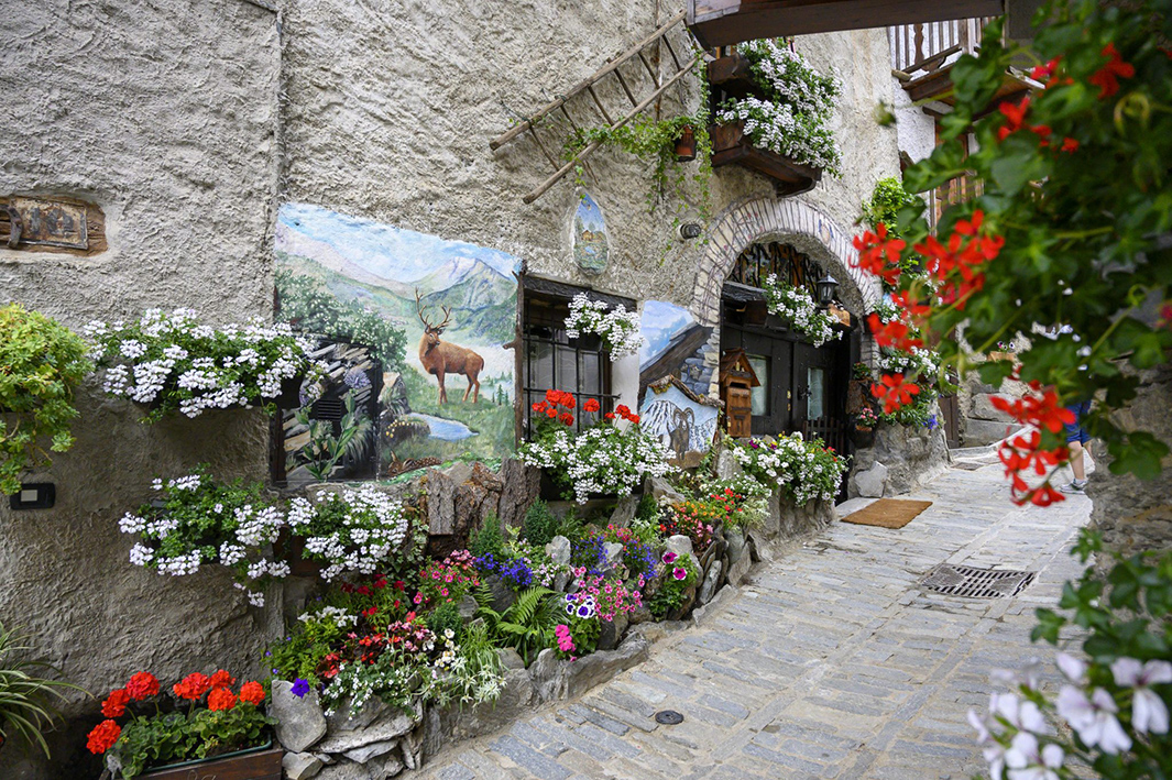 LE STRADE DEI FORTI - BORGO DI USSEAUX