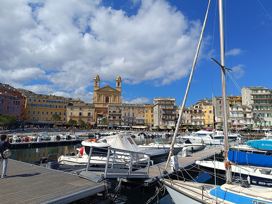 Bastia, Porto Vecchio vista della Cattedrale ©beautytudine