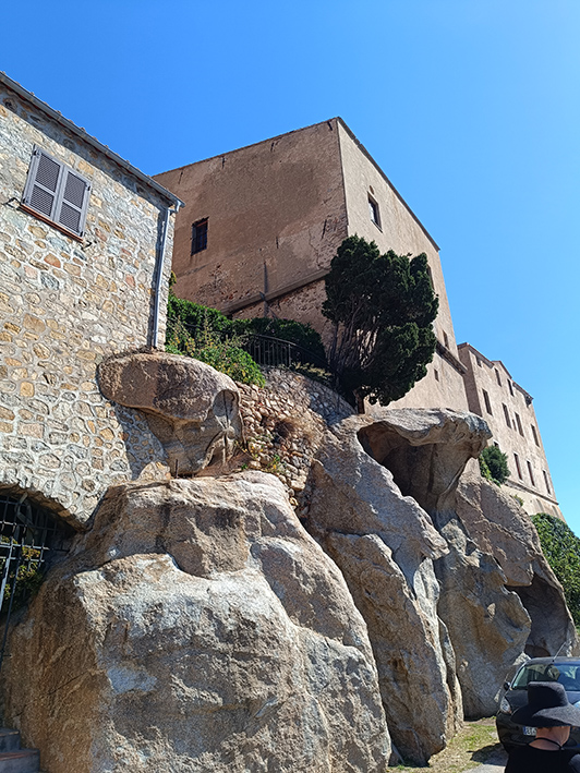Calvi Cittadella scorci ©beautytudine