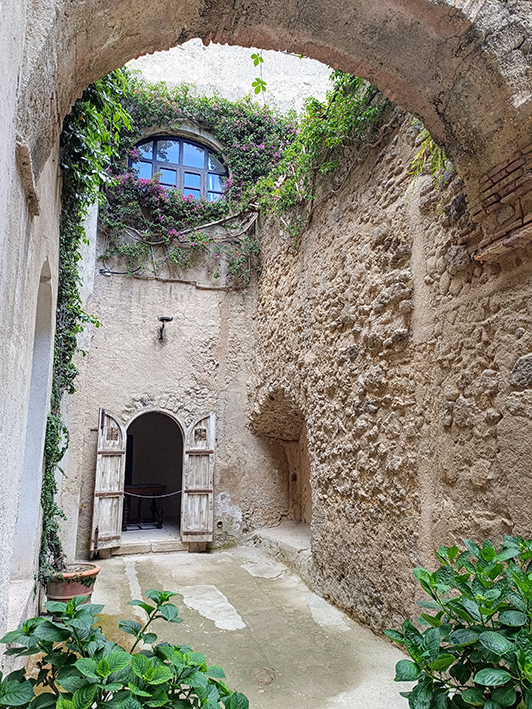 Castello Aragonese ©beautytudine Castello Aragonese ©beautytudine