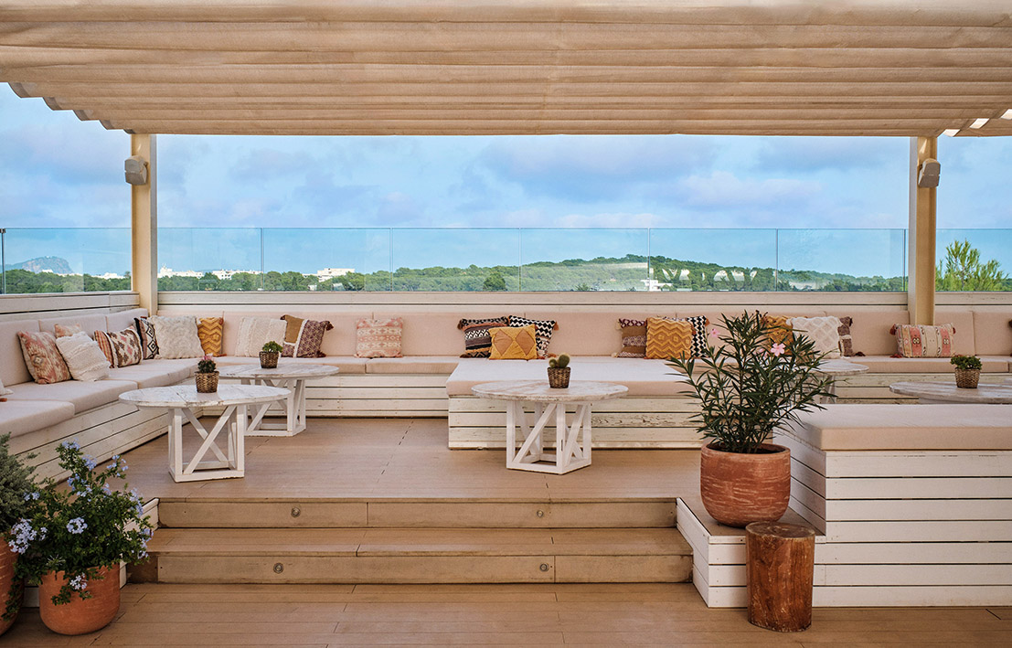 236MEIbiza-Radio Rooftop Bar
