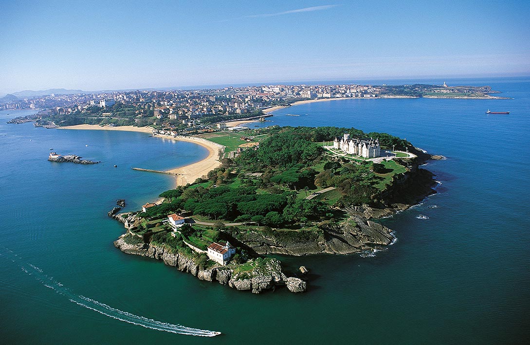 Cantabria, Santander, Peninsula de la Magdalena aérea ©Turismo de Cantabria Cantabria, Santander, Peninsula de la Magdalena aérea ©Turismo de Cantabria