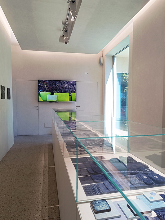 Alfabeto dei Colori - flagship store di Paola Lenti &copy;beautytudine